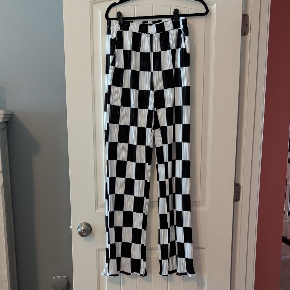 Dressed in LALA Black & White Checkerboard Pleated Wide-Leg Pants